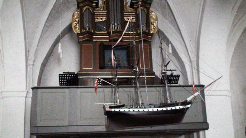 Schiff im Kirchenschiff - fast wie in Anis an der Schlei