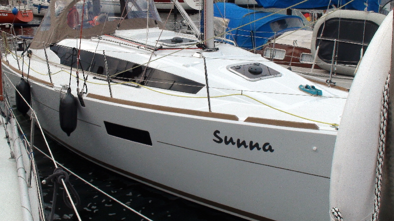 das neue Schiff von Steuerbord ..