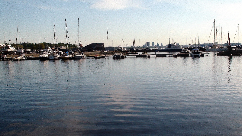 Blick vom Olympishafen auf Tallinn