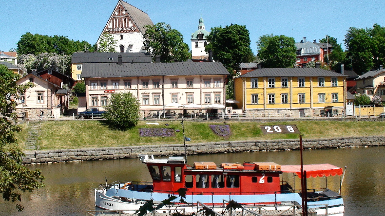 Altstadtensemble mit Fluss