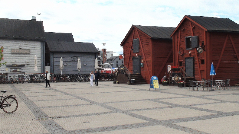 Speicherhäuser zwischen Hafen und Markt