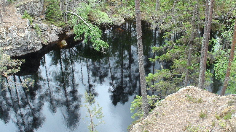an 3 kleinen verwunschenen Seen vorbei
