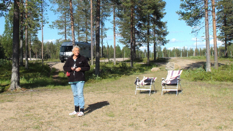 Mittags steht die Sonne recht hoch am Himmel trotz Polarkreis