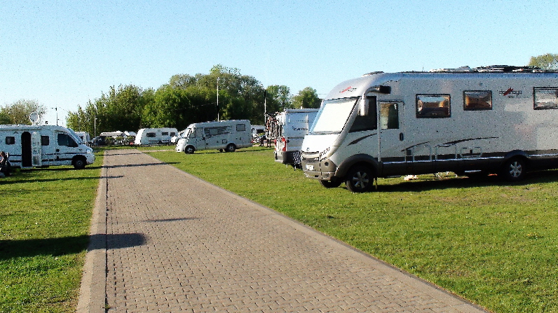 CityCamp auf Halbinsel Kipsala der Daugava