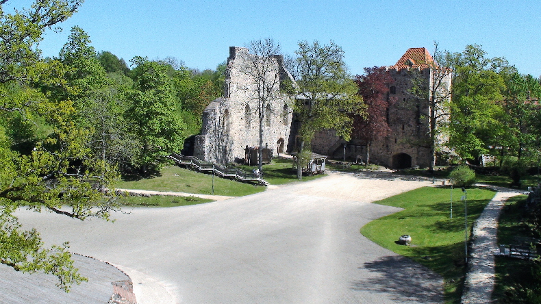 Blick vom Südturm auf Innenhof
