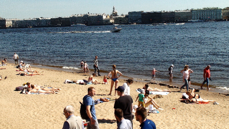 Neva Badestrand am Fort Peter und Paul