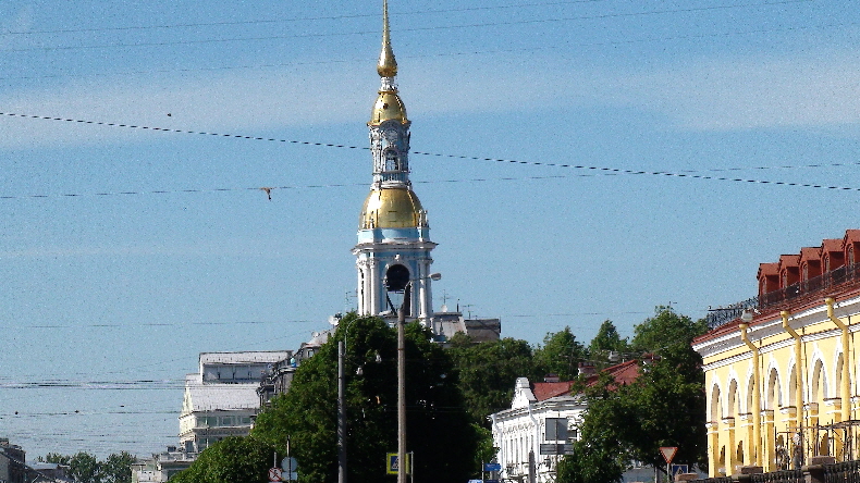 Turm der St. Nikolaus Neval Kathedrale