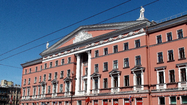 und heldenhaften Dachgestalten