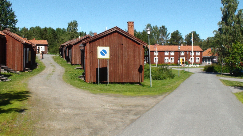 Kirchendorf, rechts Restaurant und CP