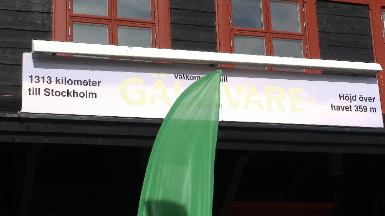 Schild am Bahnhof G�llivare