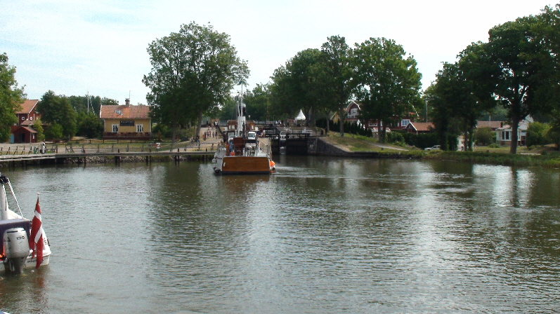 erste Schleuse in Sjötorp