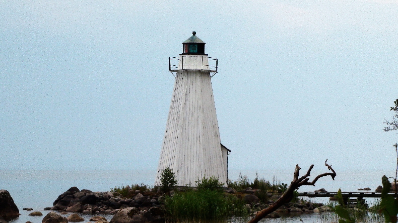 warnt Schiffe vor der Halbinsel