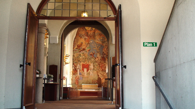 Altarbild vom Eingang aus