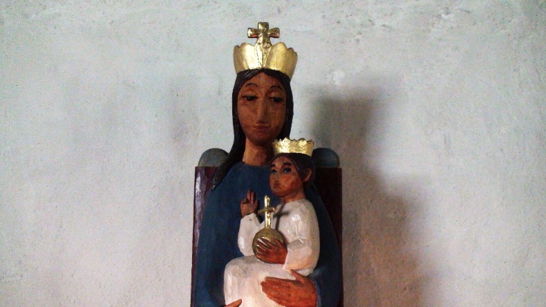 geschnitzte Maria mit Kind